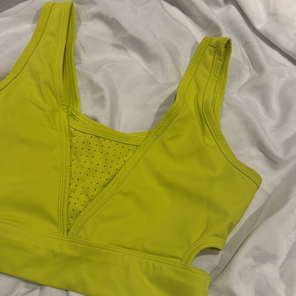 SPORTS BRA - Picture 4 of 5